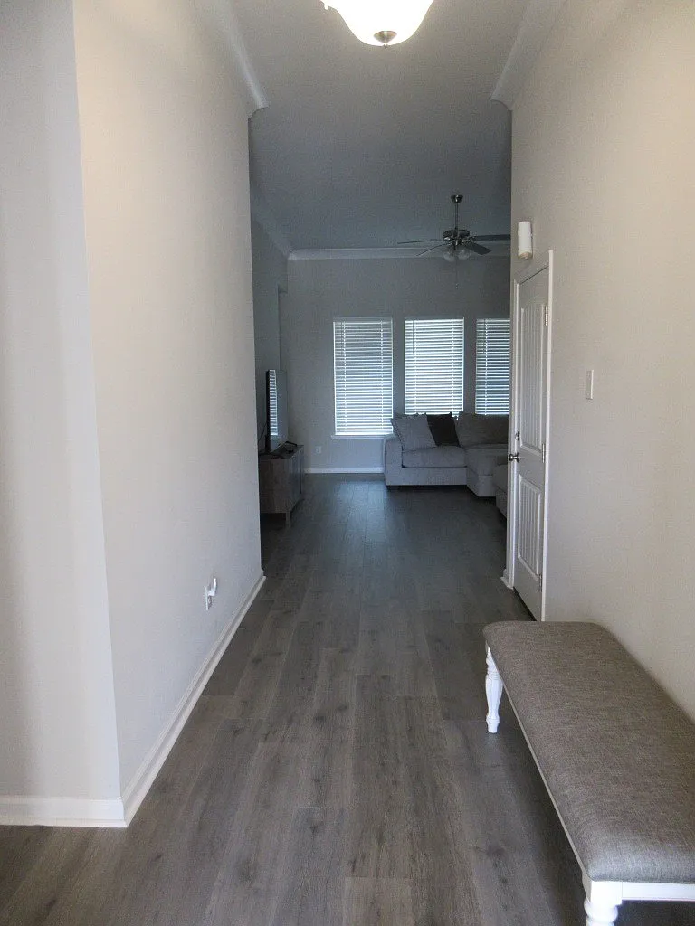 4 bed, 1899 sqft, $2,400 — Photo 2