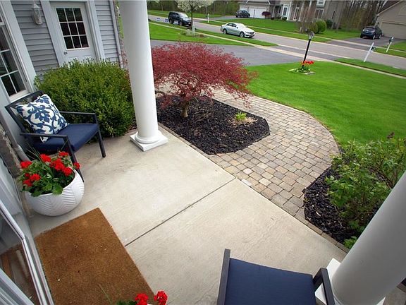 3rd image of 80 Jewelberry Dr