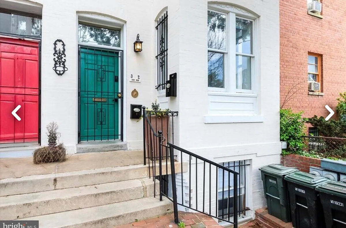 Building Photo - 1118 F St NE #3