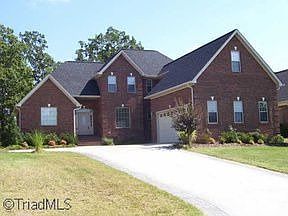 2nd image of 104 Clydesdale Dr