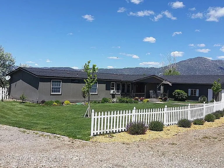 231 N Buckeye Dr — Photo 2