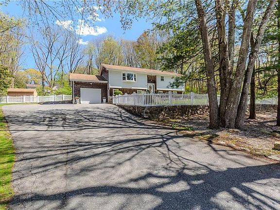 4th image of 4 Clark Rd