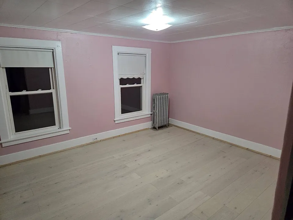 93 Chapin St #2