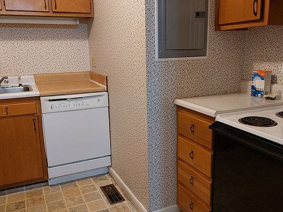 3rd image of 736 Colony Ct #14621523