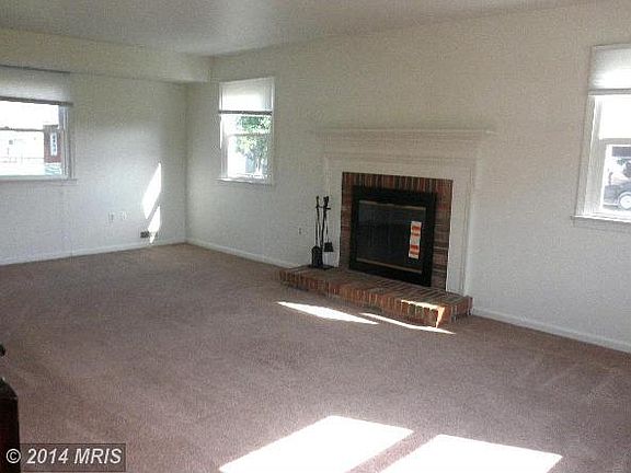 4th image of 304 Tower Dr