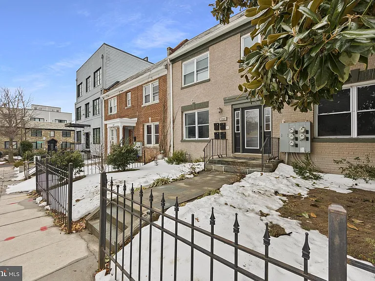 1363 Childress St NE #1 — Photo 3