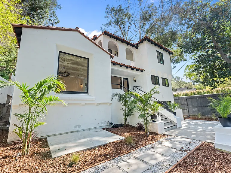 1800 Benedict Canyon Dr — Photo 5