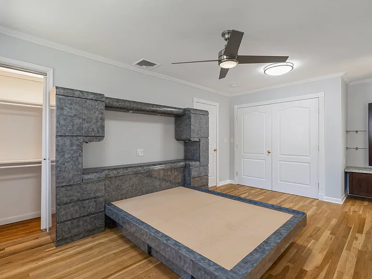 25 Cleveland Ave — Photo 17