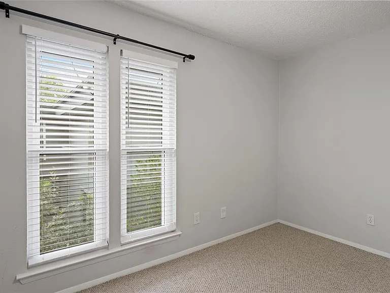 4020 Holland Ave #202 — Photo 23