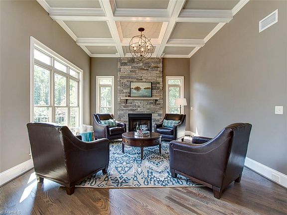 5th image of 7708 Briardenn Dr
