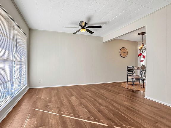 5th image of 423 E HUTCHINS PL