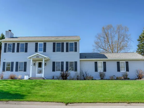 1148 Riverbend DRIVE, Hartford, WI 53027