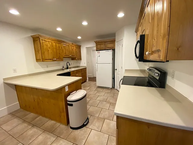 635 S Teresa St — Photo 2