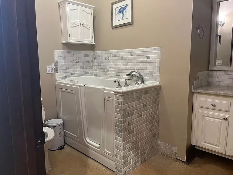11646 N Oak Hills Pkwy #A — Photo 6