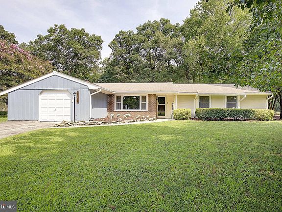 2nd image of 2761 Pinewood Dr