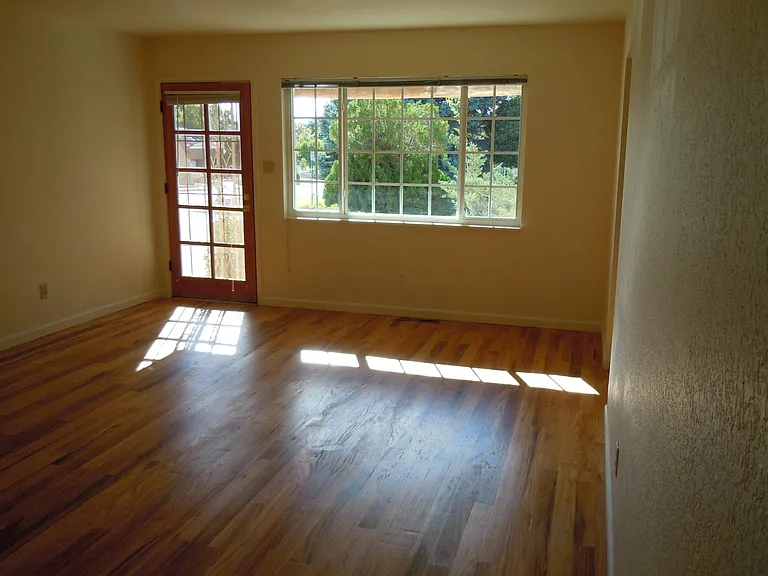 1800 Vassar Dr NE #D — Photo 5