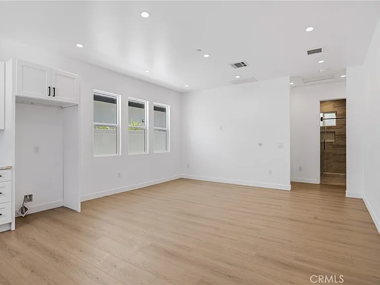 7649 Melvin Ave — Photo 11