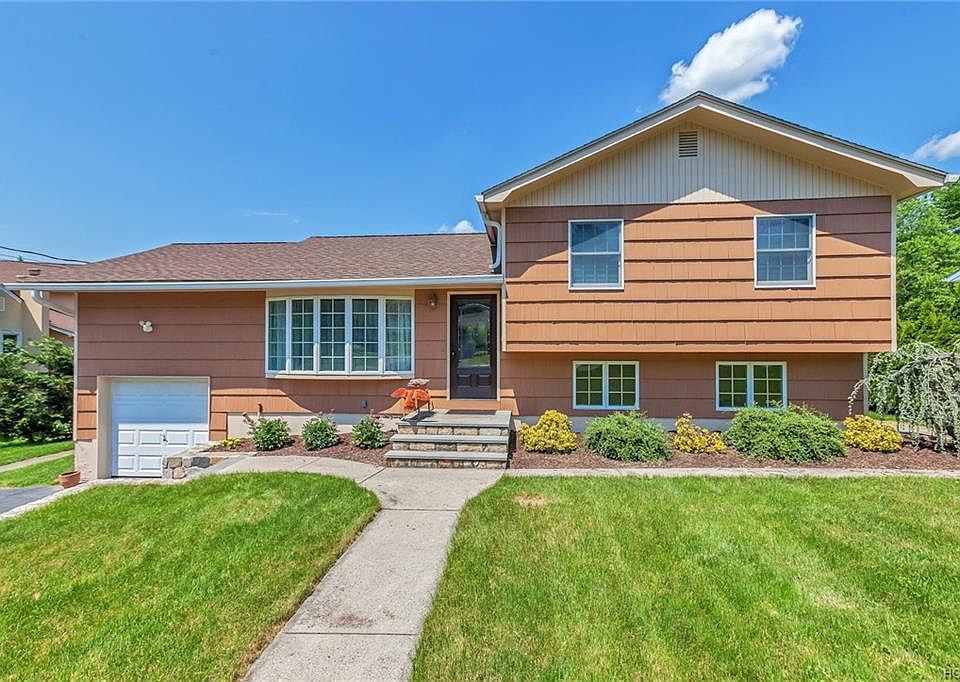 1st image of 10 Hampton Pl