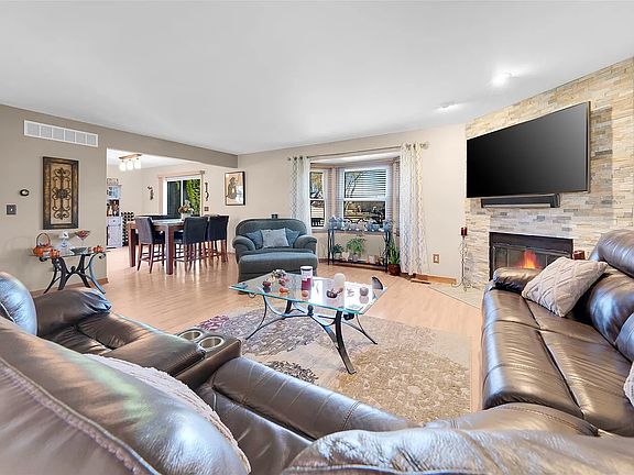 4th image of 39100 Archer Dr