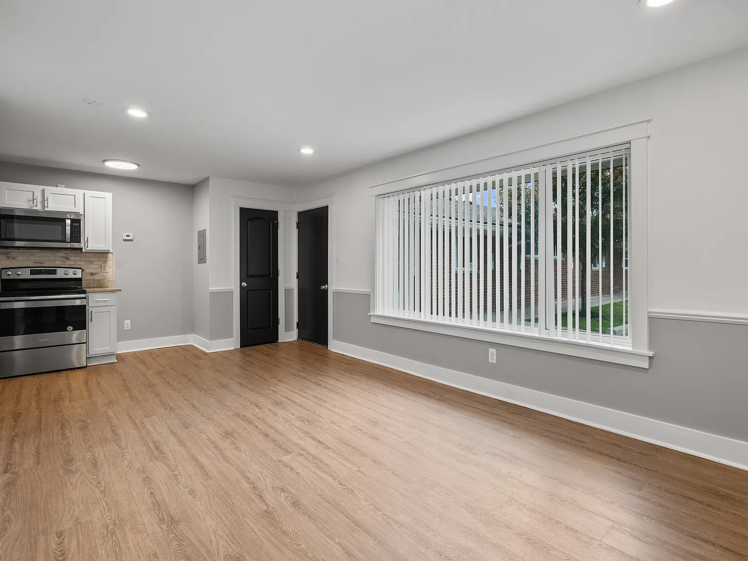 1 bed, 700 sqft, $1,200 — Photo 3