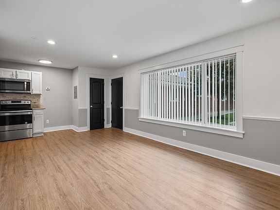 3rd image of 4413 Crooks Rd #4413