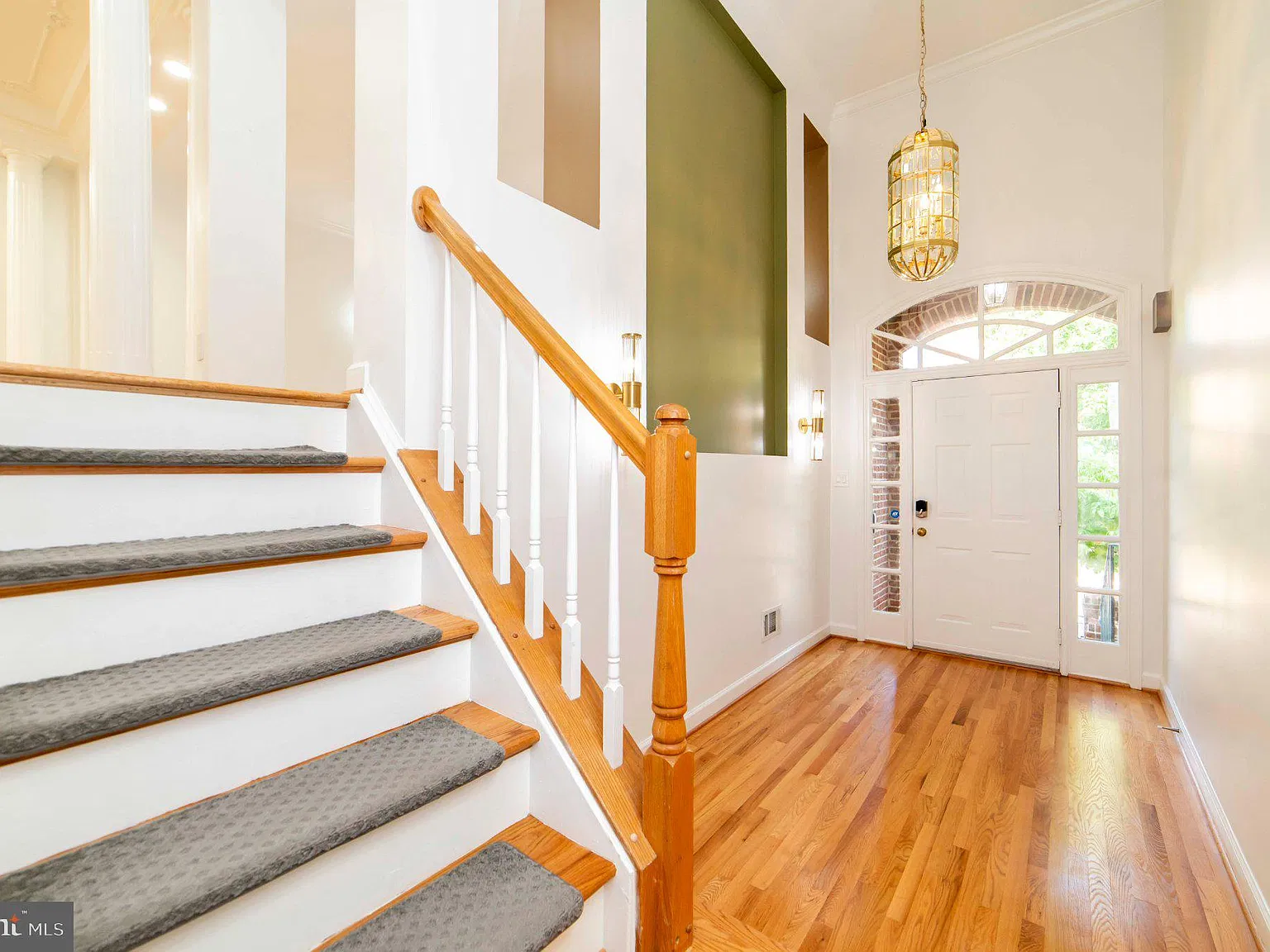 3 bed, 3.5 bath, 2684 sqft, $4,100 — Photo 3