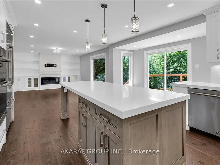 1274 Kings College Dr — Photo 15