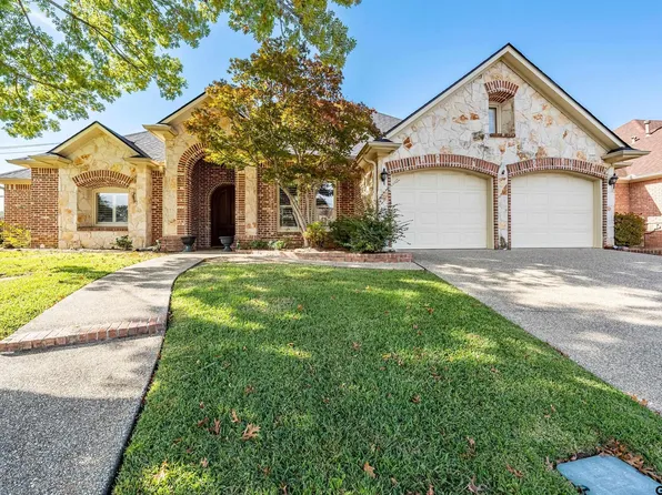 2218 Dover Ln, Tyler, TX 75703