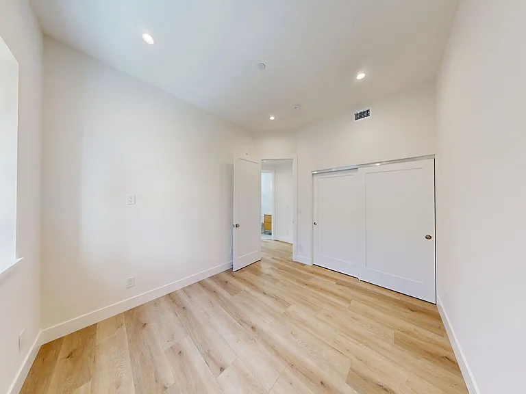 2952 Folsom St — Photo 9