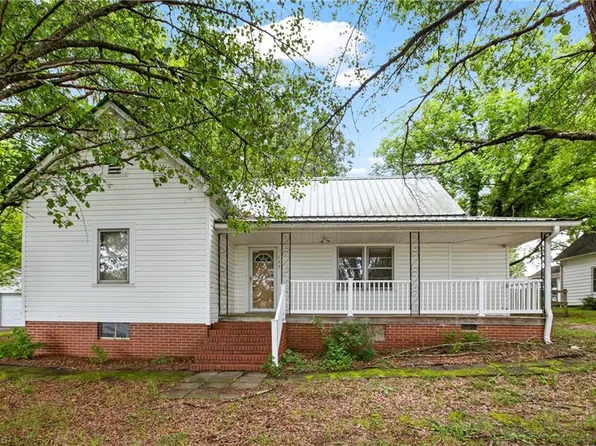 135 Erwin St, Cooleemee, NC 27014