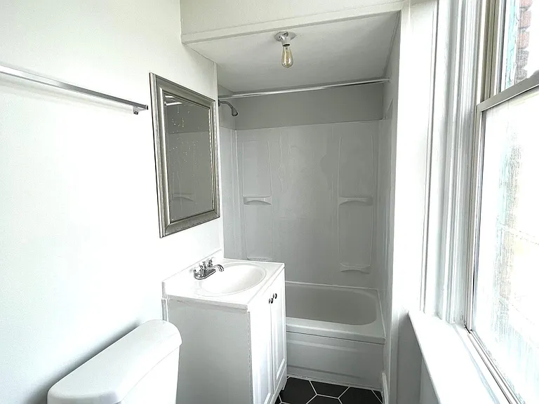 1101 Harrison Ave #15 — Photo 4