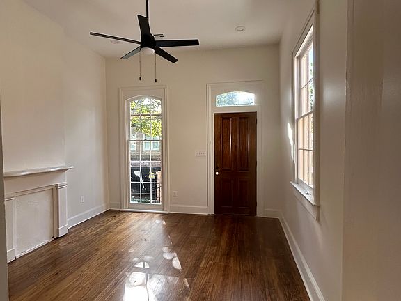 3rd image of 1015 N Galvez St