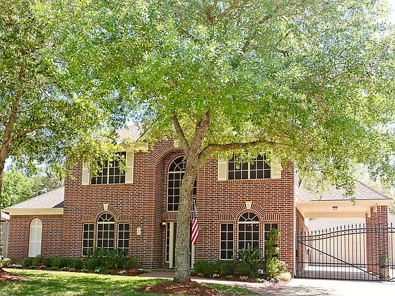 3rd image of 306 Oak Creek Ln