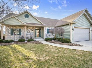 1222 Yosemite Rd, Oconomowoc, WI 53066