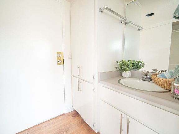 5th image of 2731 Durant Ave #2B