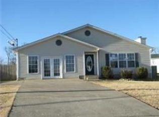 512 Holland Ridge Dr, La Vergne, TN 37086