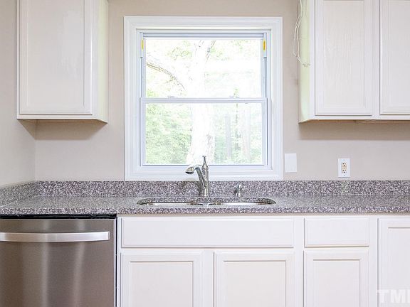 4th image of 421 Idlewood Dr