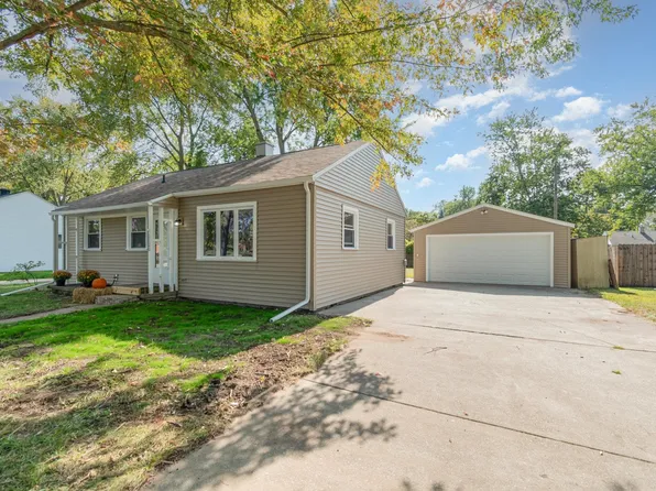 1120 E Sugnet Rd, Midland, MI 48642