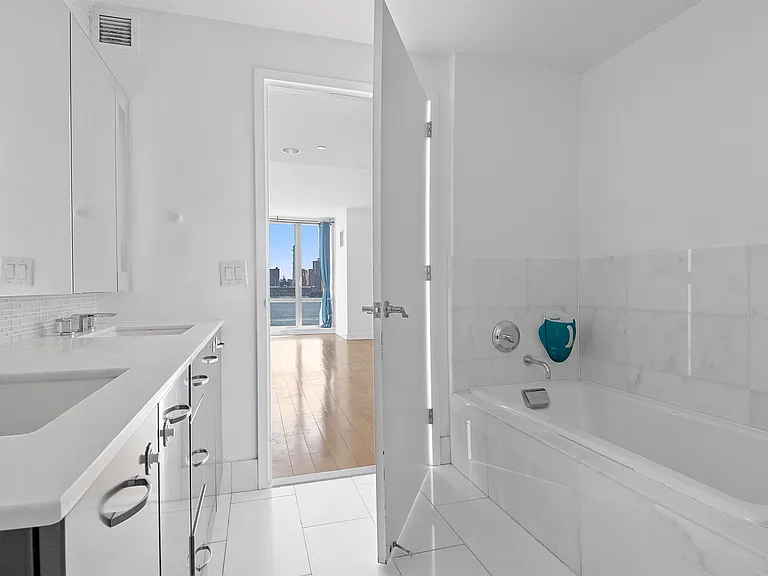 2 2nd St #1103 — Photo 15