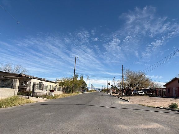 5th image of 719 W 40th St