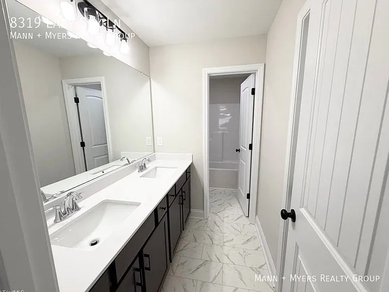 8319 Lazy Sky Ln — Photo 21