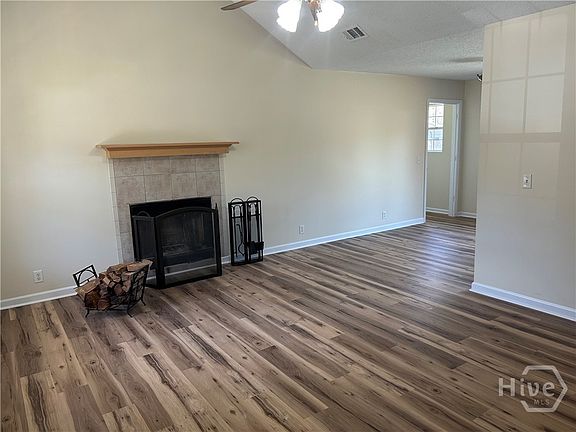 4th image of 103 Ellis Drive
