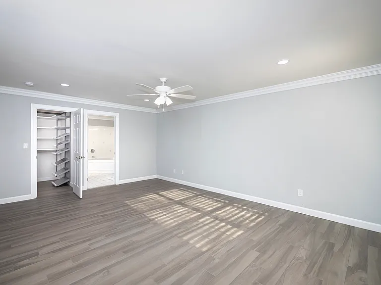 Fairfield Knolls South — Photo 11