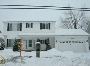 2229 Willow Beach St, Keego Harbor, MI 48320