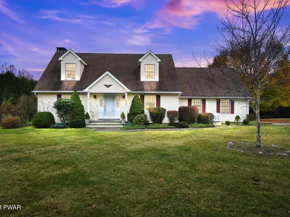 100 Meadow Ct, Milford, PA 18337