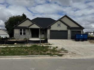 N75W24746 Lauren Dr, Sussex, WI 53089