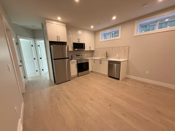 1812 51st St NW, Calgary, AB