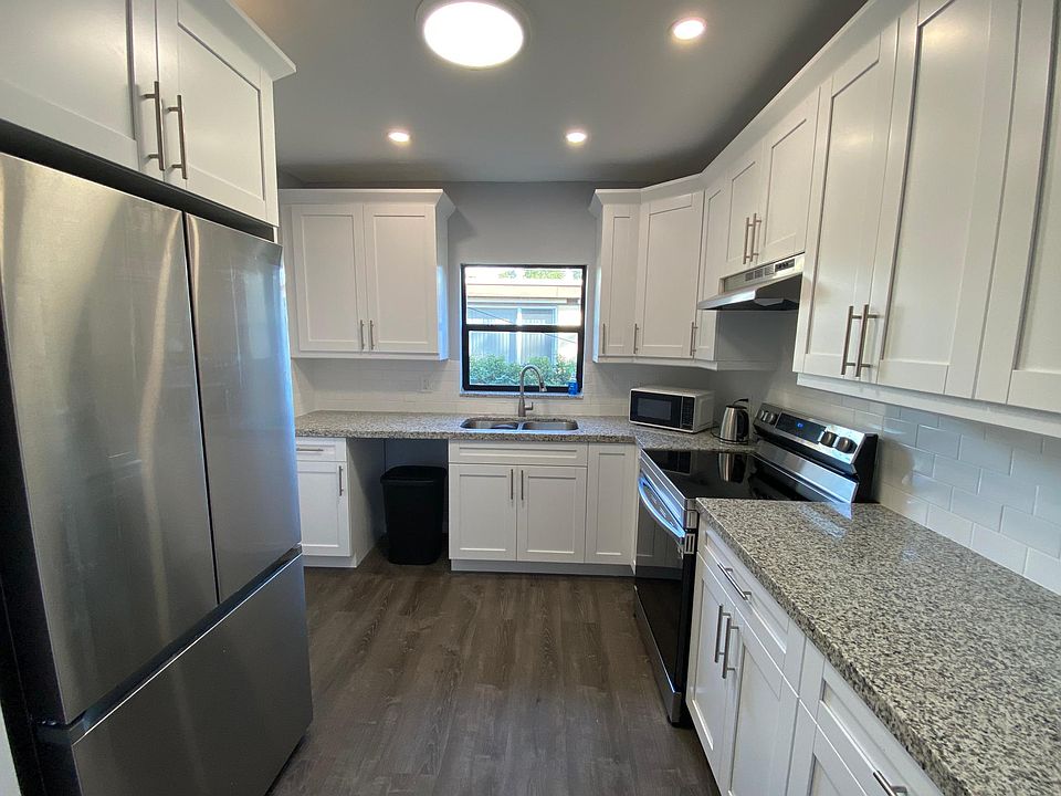1st image of 15861 NE 14th Ct N #1