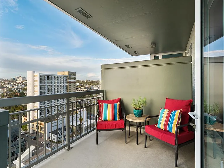300 W Beech St #1904 — Photo 10