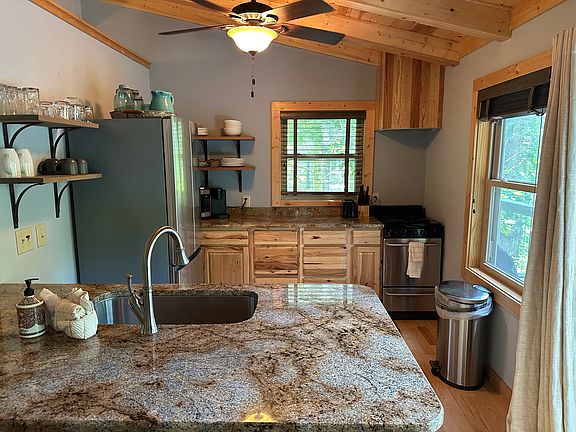 3rd image of 342 E New River Dr